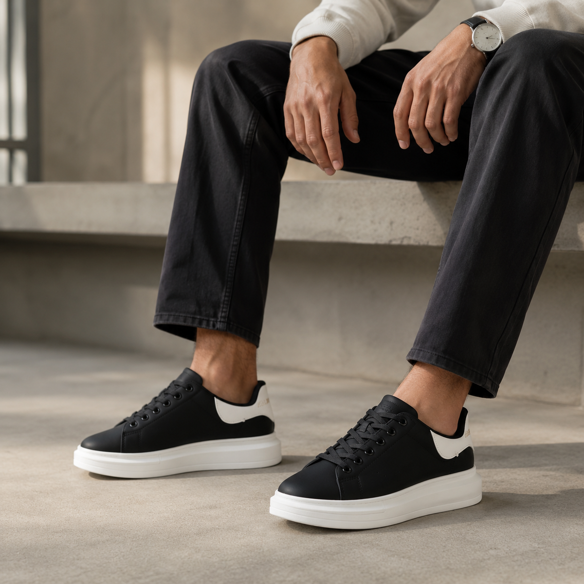 ALEXANDER MCQUEEN PRETO BRANCO ALTA