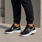 NIKE PEGASUS PRETO BRANCO LIMAO SB ALTA