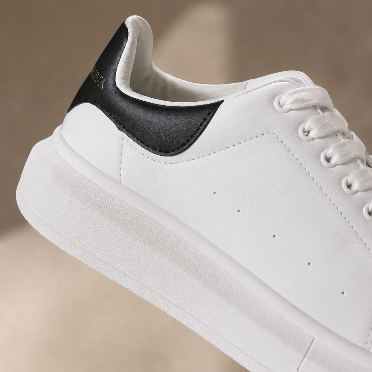 ALEXANDER MCQUEEN BRANCO PRETO ALTA