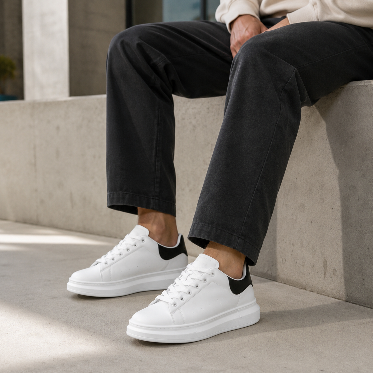 ALEXANDER MCQUEEN BRANCO PRETO ALTA