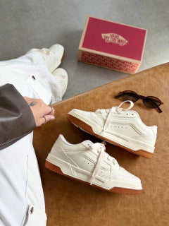 Vans hylane