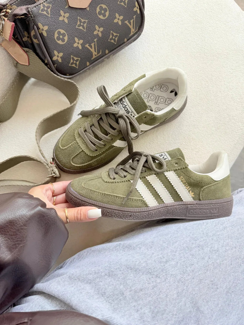 Adidas Spezial ( em couro )