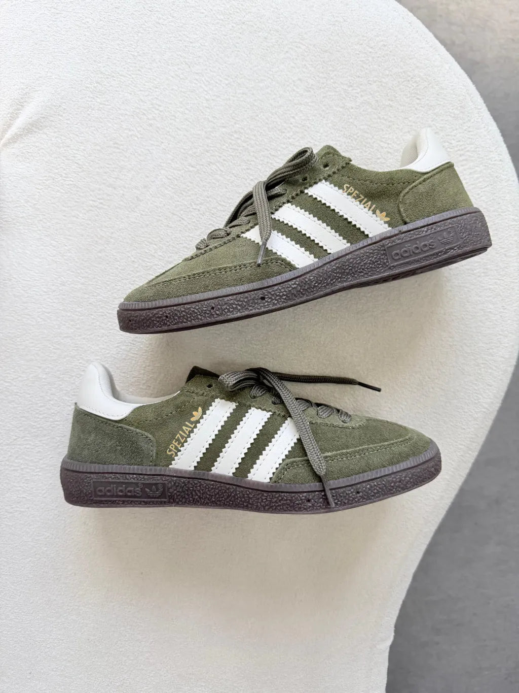 Adidas Spezial ( em couro )