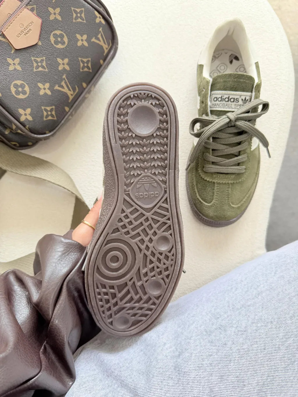 Adidas Spezial ( em couro )