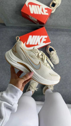 Nike RUNNING EST BEGE/DOURADO