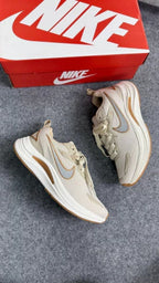 Nike RUNNING EST BEGE/DOURADO