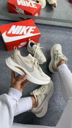 Nike RUNNING EST BEGE/DOURADO