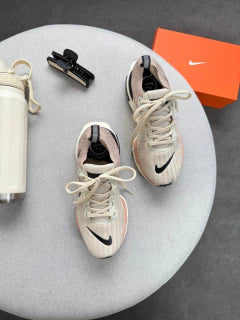 ZOOM X INVINCIBLE RUN 3
