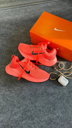Nike Vomero 18