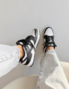 DUNK SB PRETO/BRANCO